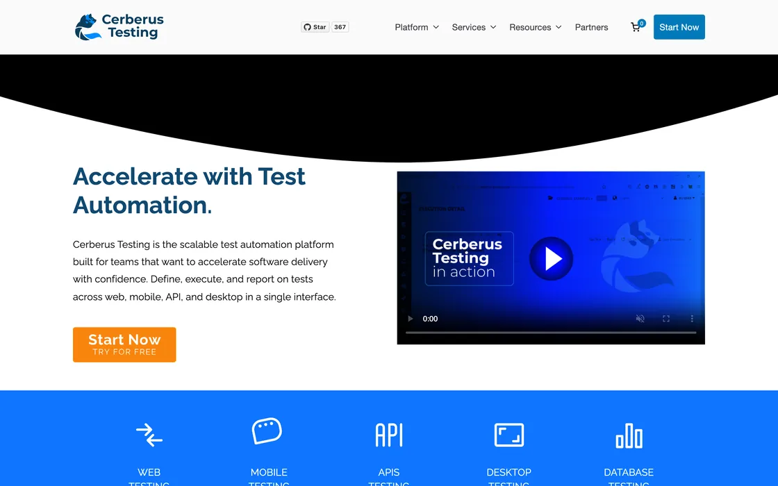 L’ancienne page d’accueil de Cerberus Testing, en anglais : une vague noire en haut de page, le titre « Accelerate with Test Automation », un bouton orange et une vidéo.